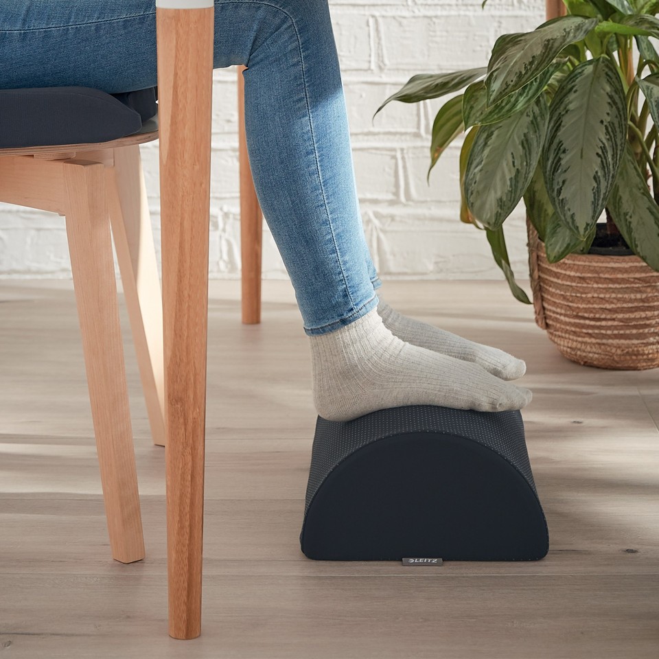 Leitz - Cozy Ergo footrest - Grey