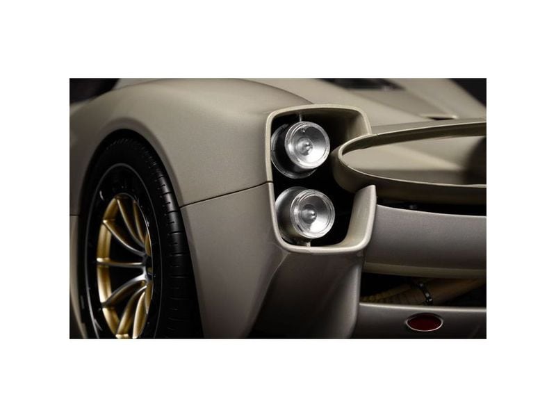 Pocher Bausatz Pocher Pagani Utopia Coupé 1:8 Spitzenmodell Pocher Pagani Utopia Coupé