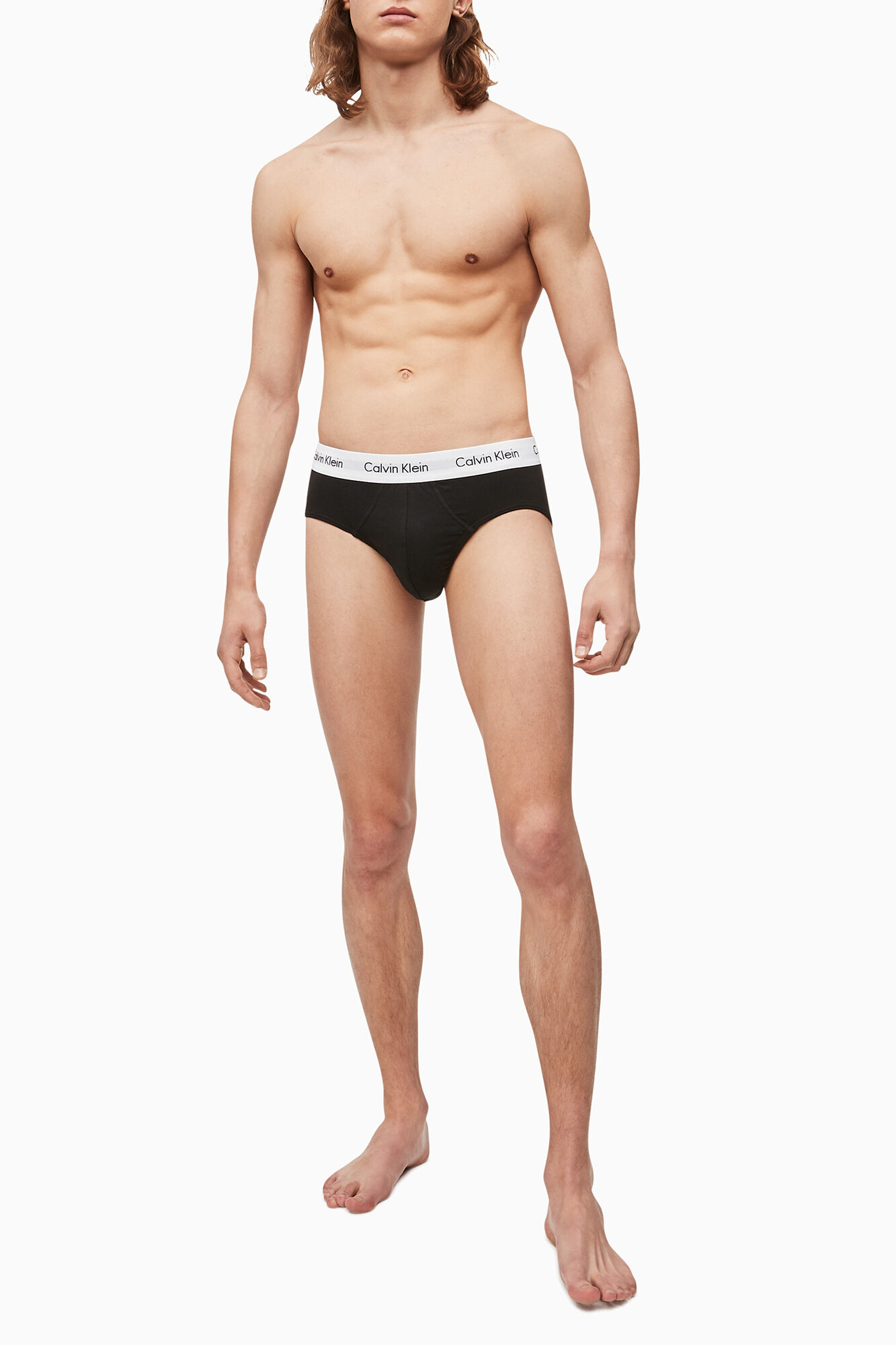 Cuecas Calvin Klein de algodão, pacote com 3 unidades e cós elástico.