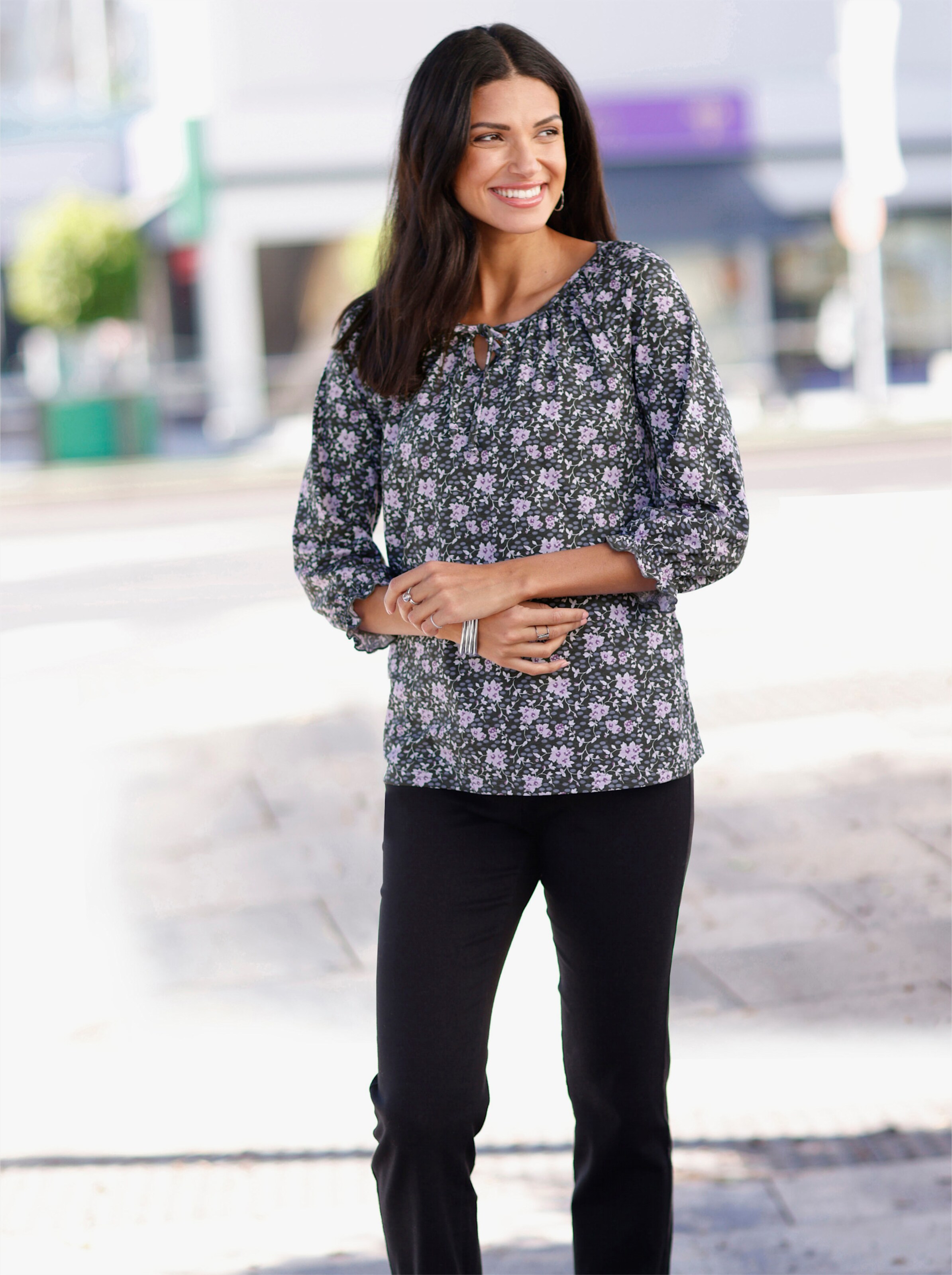 34-Arm-Shirt mit Blüten-Dessin