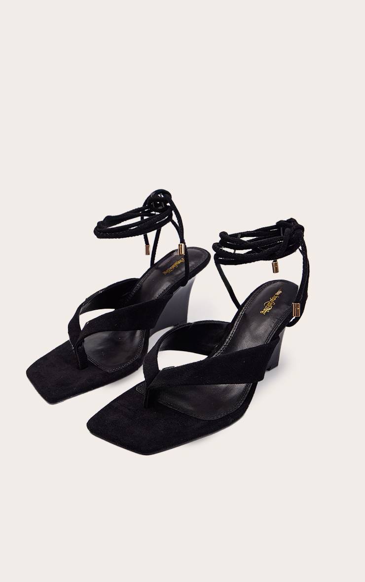 Noir Sandales Compensées À Lacets Avec Entre-doigts En Synthétique