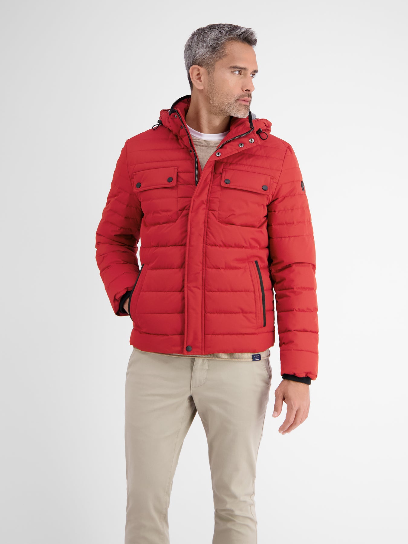 Steppjacke mit abnehmbarer Kapuze