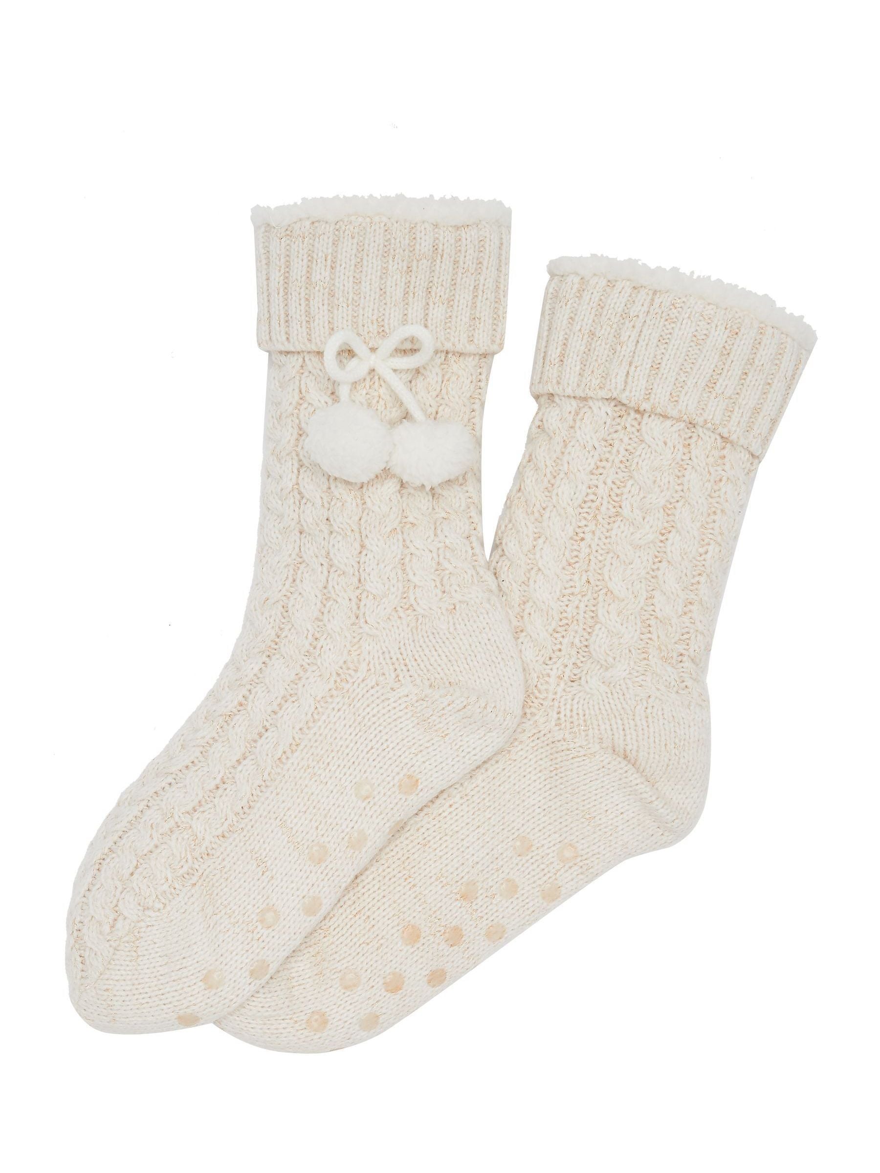 Crème - Pour Moi - Comfortabele gebreide pantoffelsok met kabelpatroon