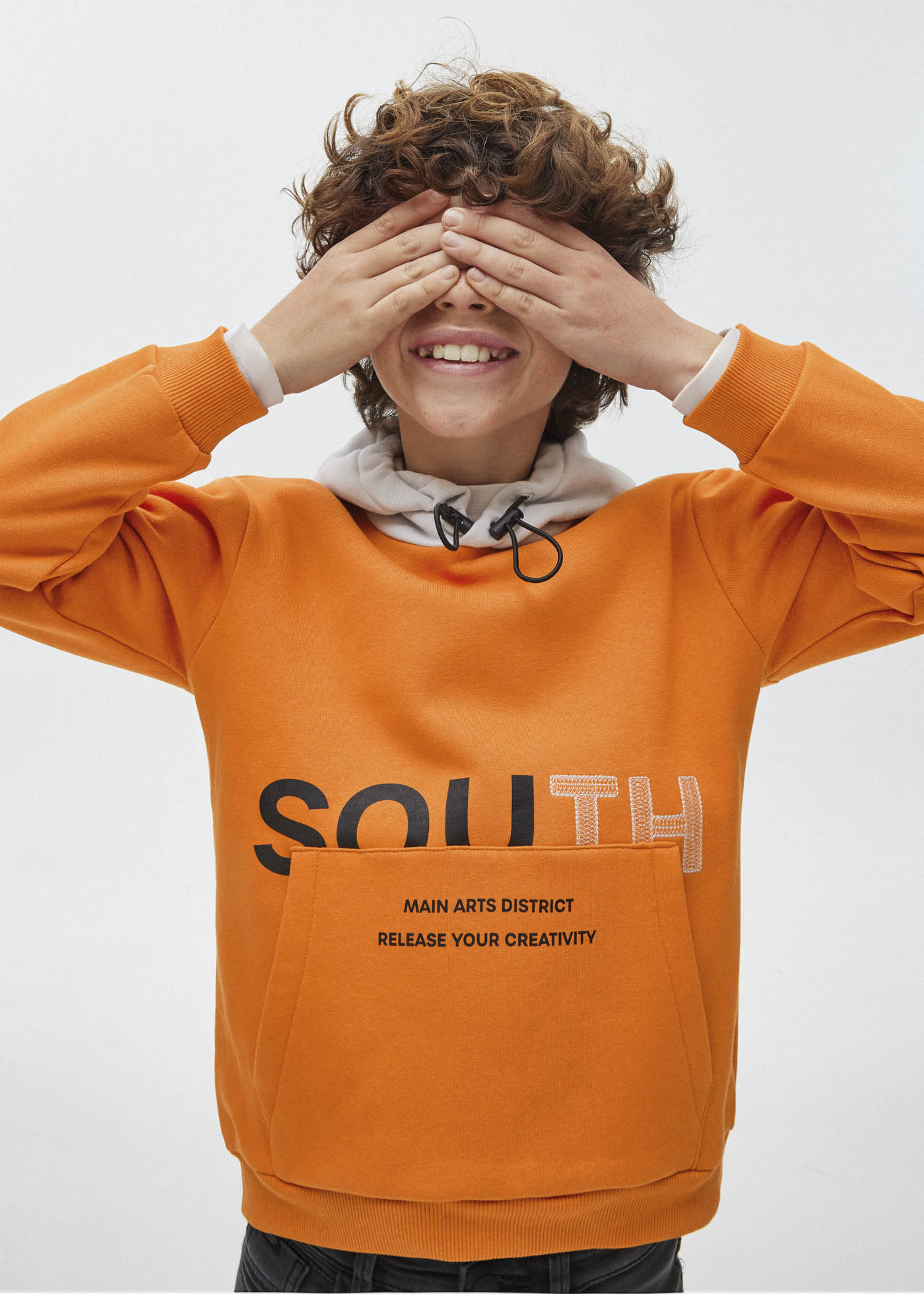 Moletom infantil com detalhes contrastantes