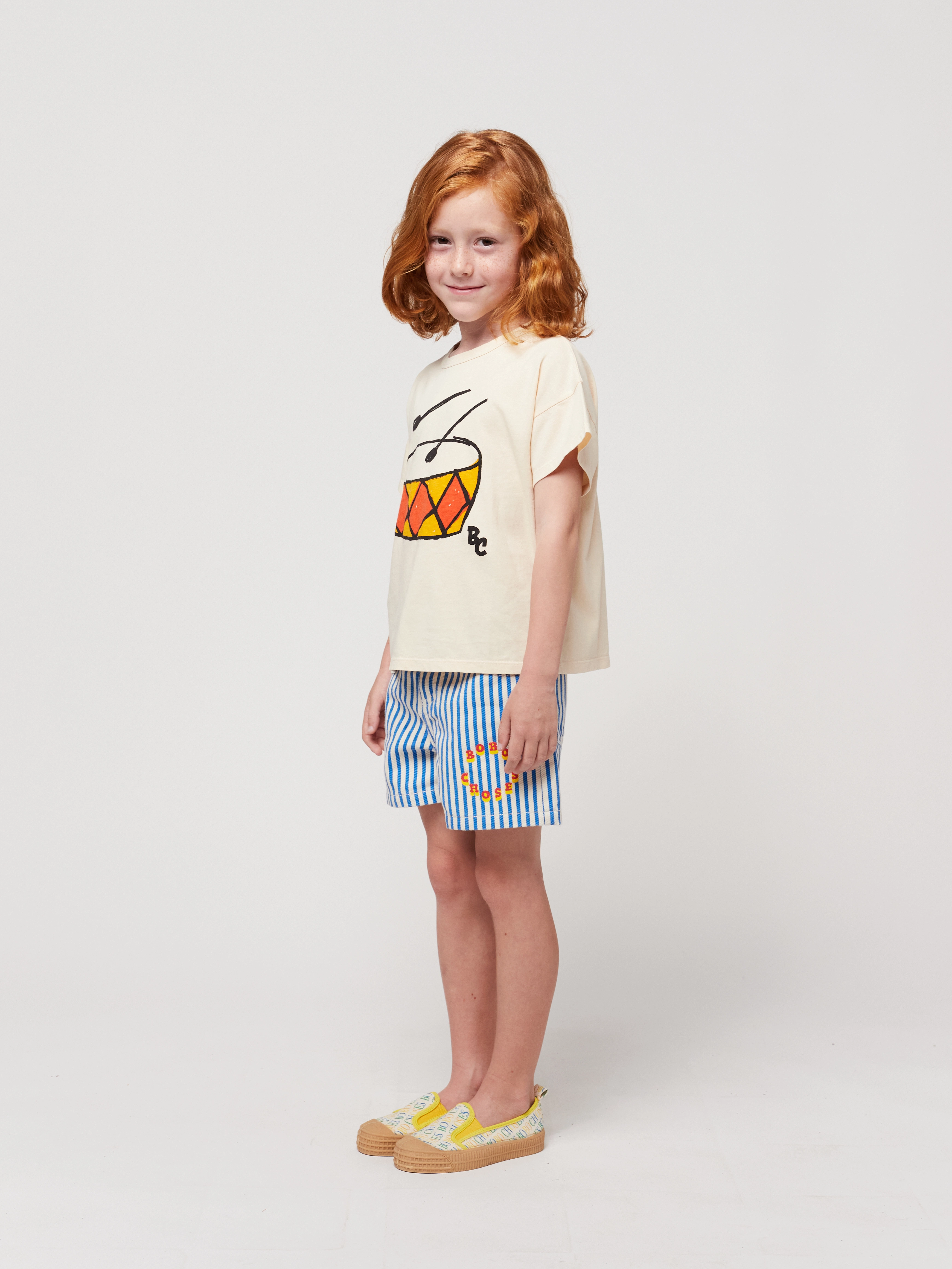 T-Shirt PLAY THE DRUM in offwhite