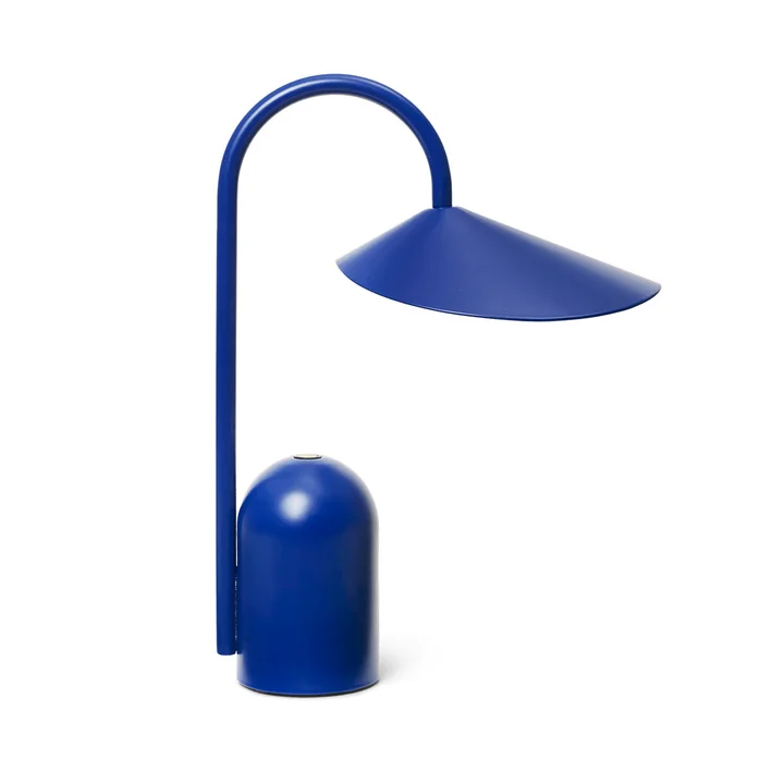 Ferm Living - Arum Akku LED-Tischleuchte, hellblau
