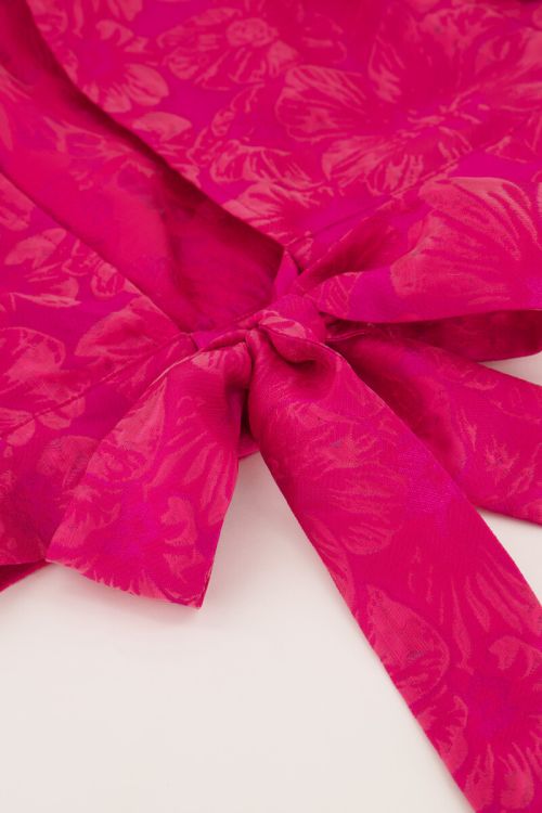 Roze jacquard top met open rug en pofmouwen