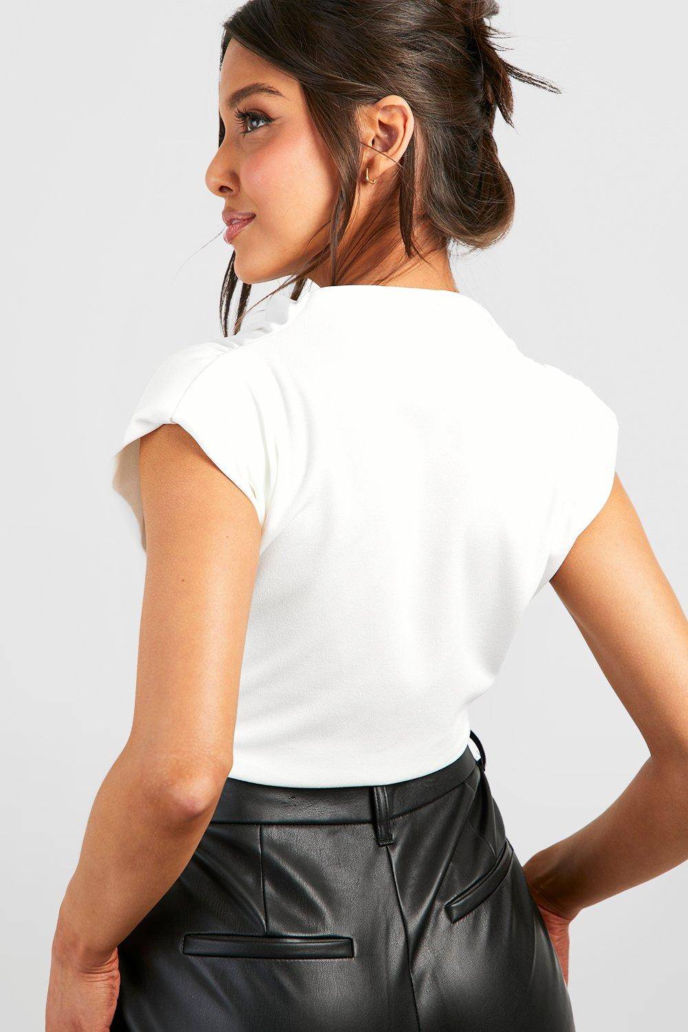 boohoo Blouse en crêpe à col drapé et épaules structurées