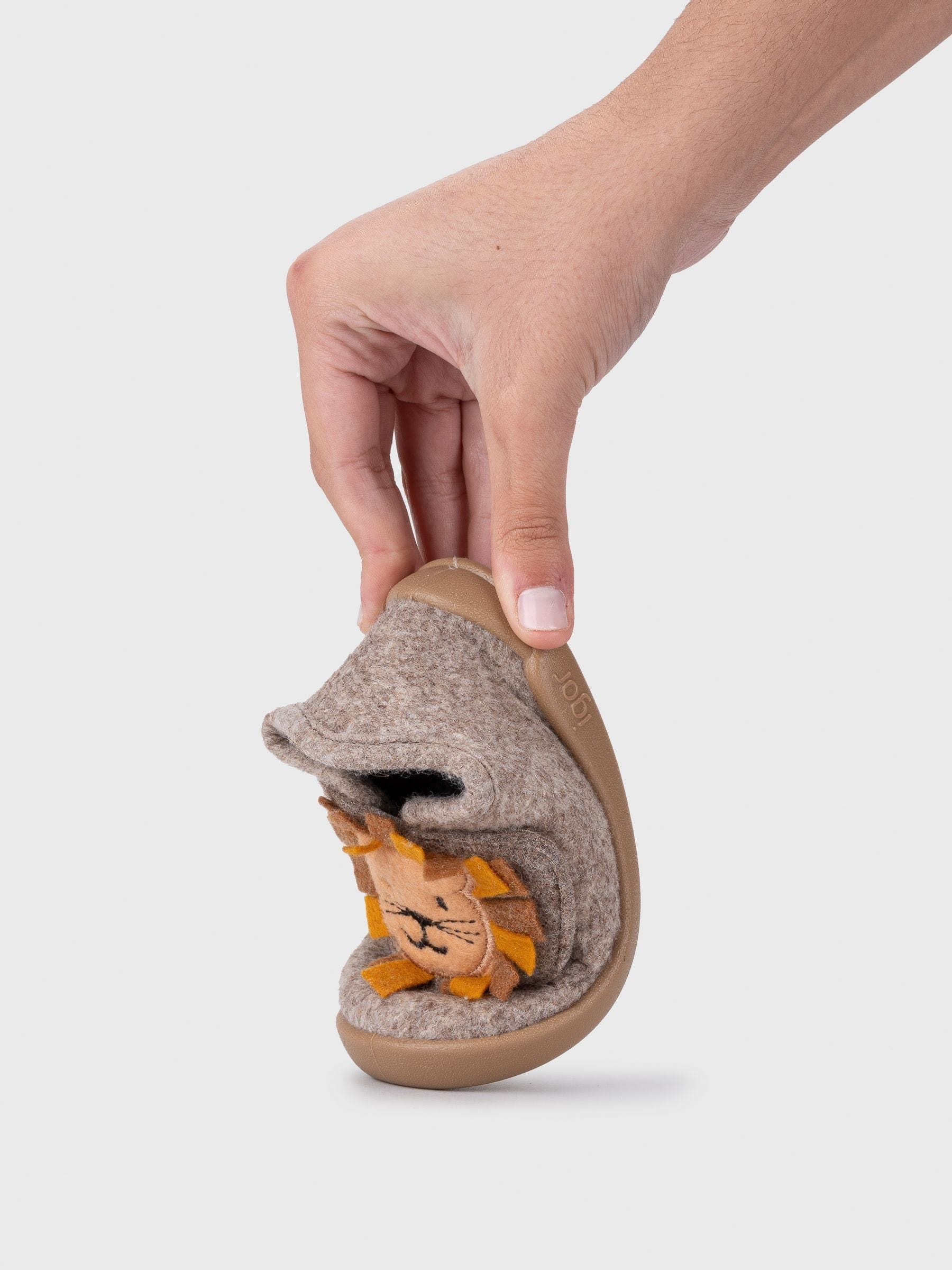 Natuurlijk - Igor Homie Character Slippers.