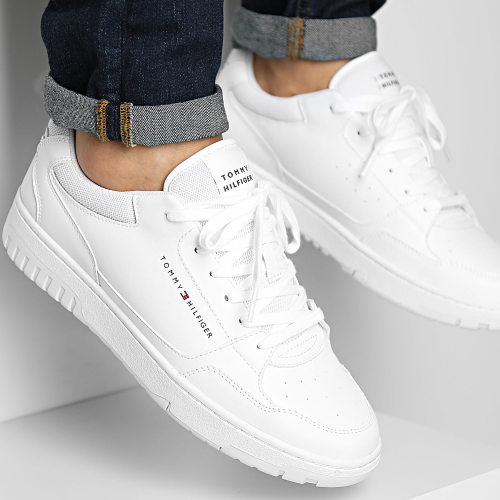 Baskets Core Leather Essential 5040 White