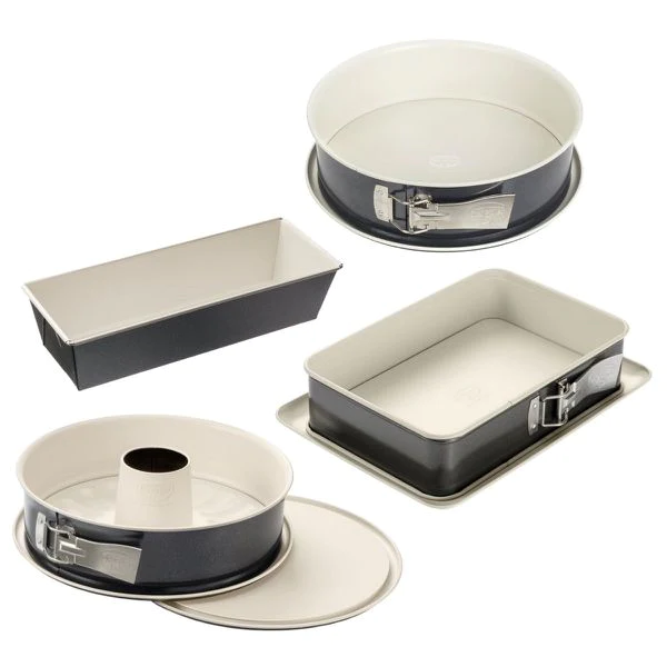 Ensemble de 4 moules à gâteaux de formes différentes Back-Trend Dr. Oe