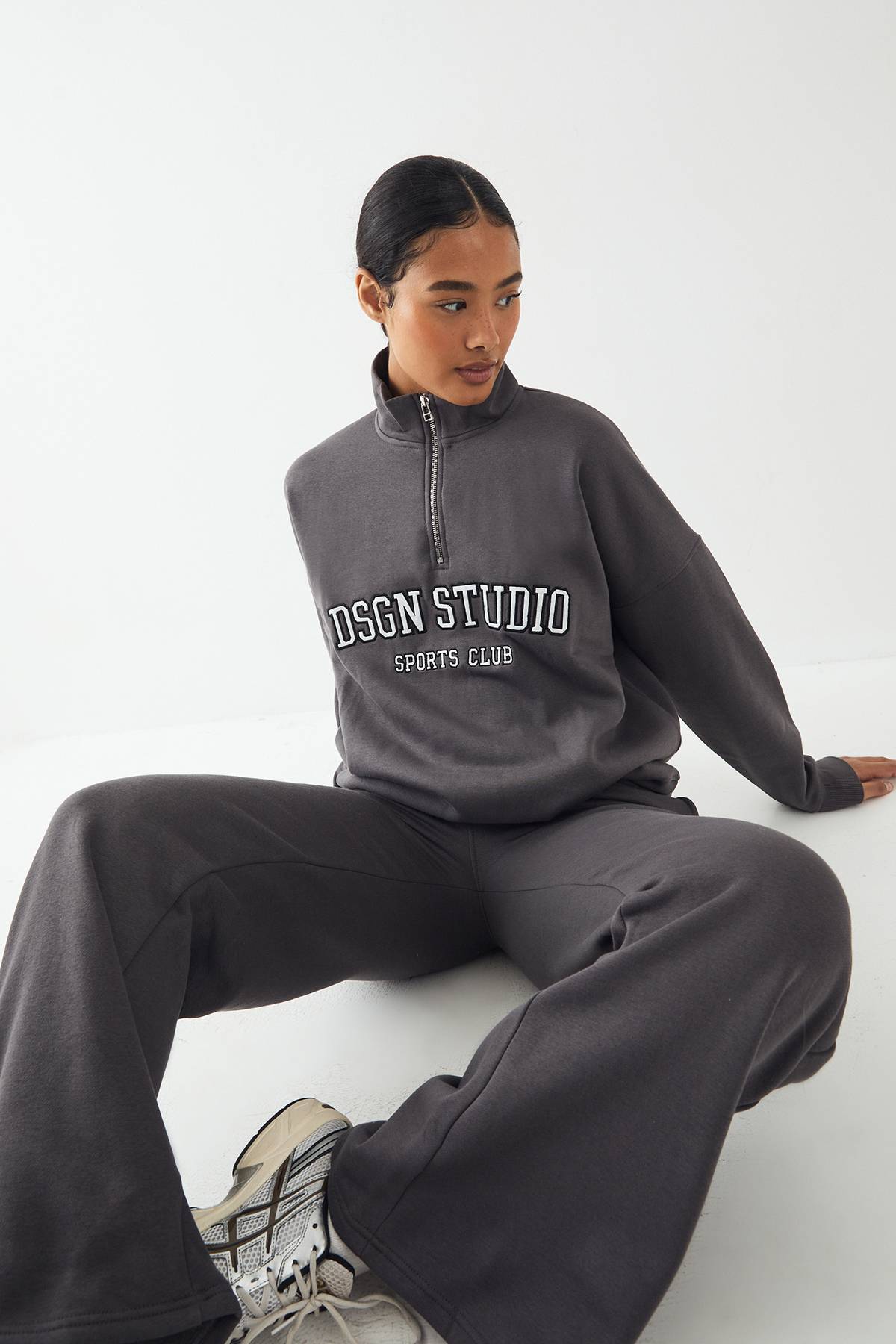 Jogging Droit DSGN Studio avec Appliqué