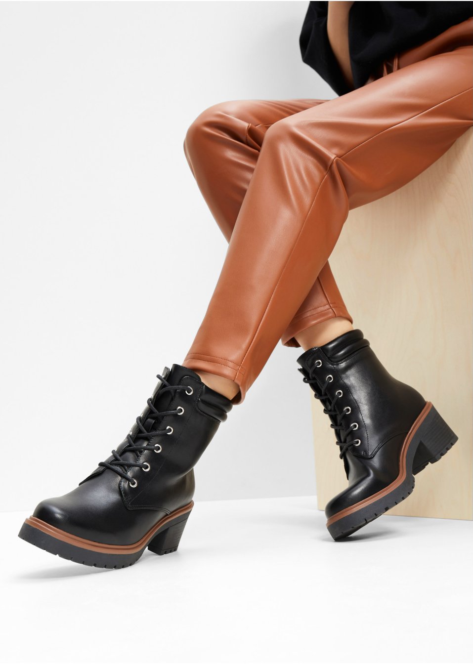 Bottines à lacets