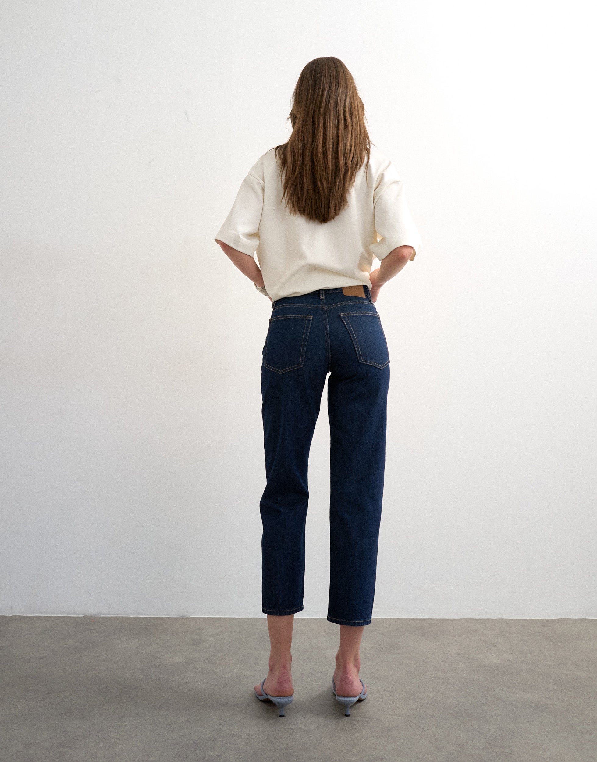 TSRUNWAY Mid rise Straight fit Jeans