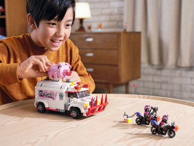 LEGO Pigsy’s foodtruck (80009)