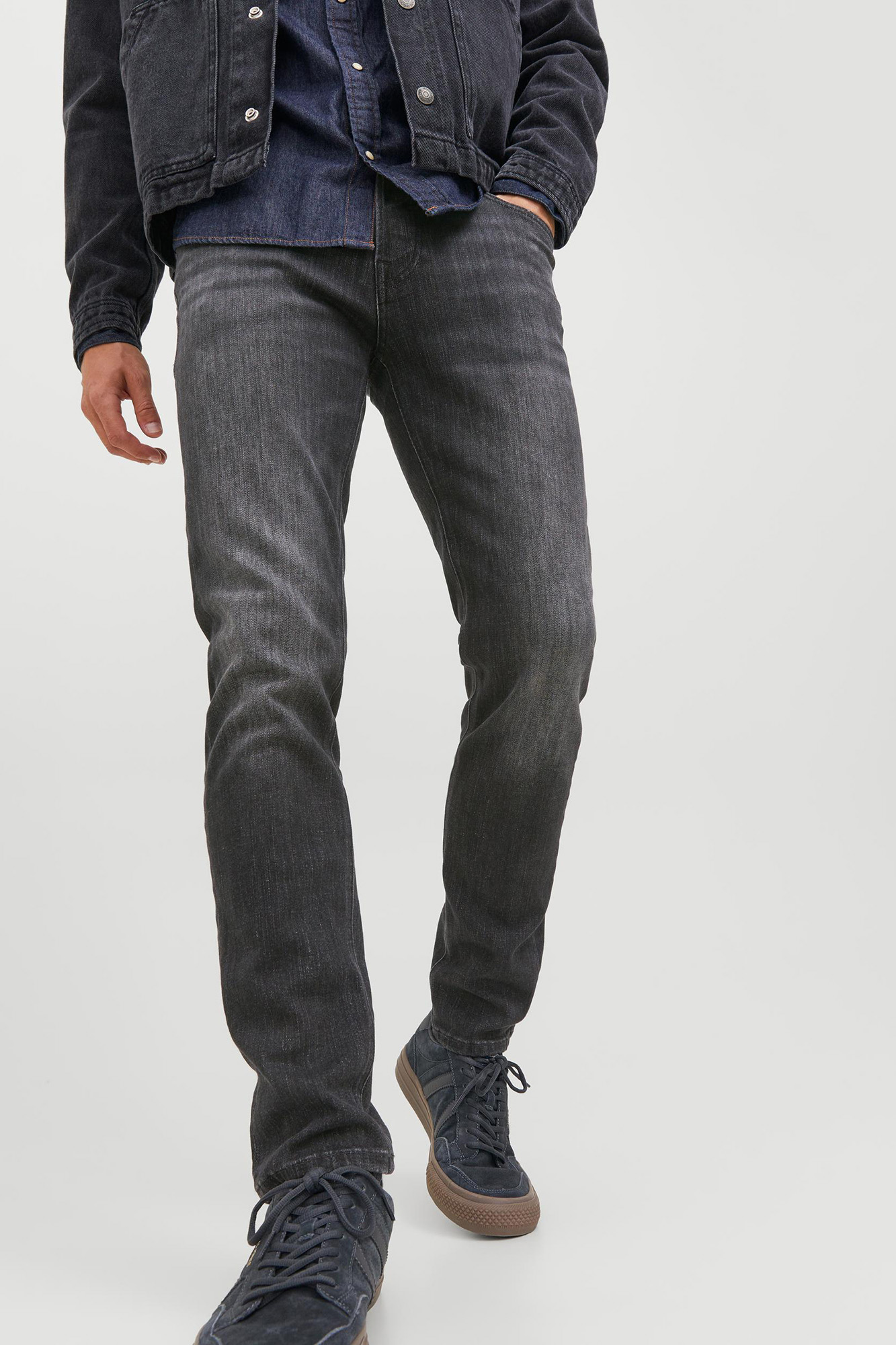 Calça jeans Mike com corte afunilado