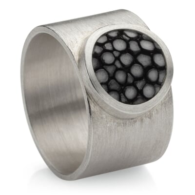 Fingerring Silber-Rochenleder breit, Schwarz, 56 (17,8 mm)