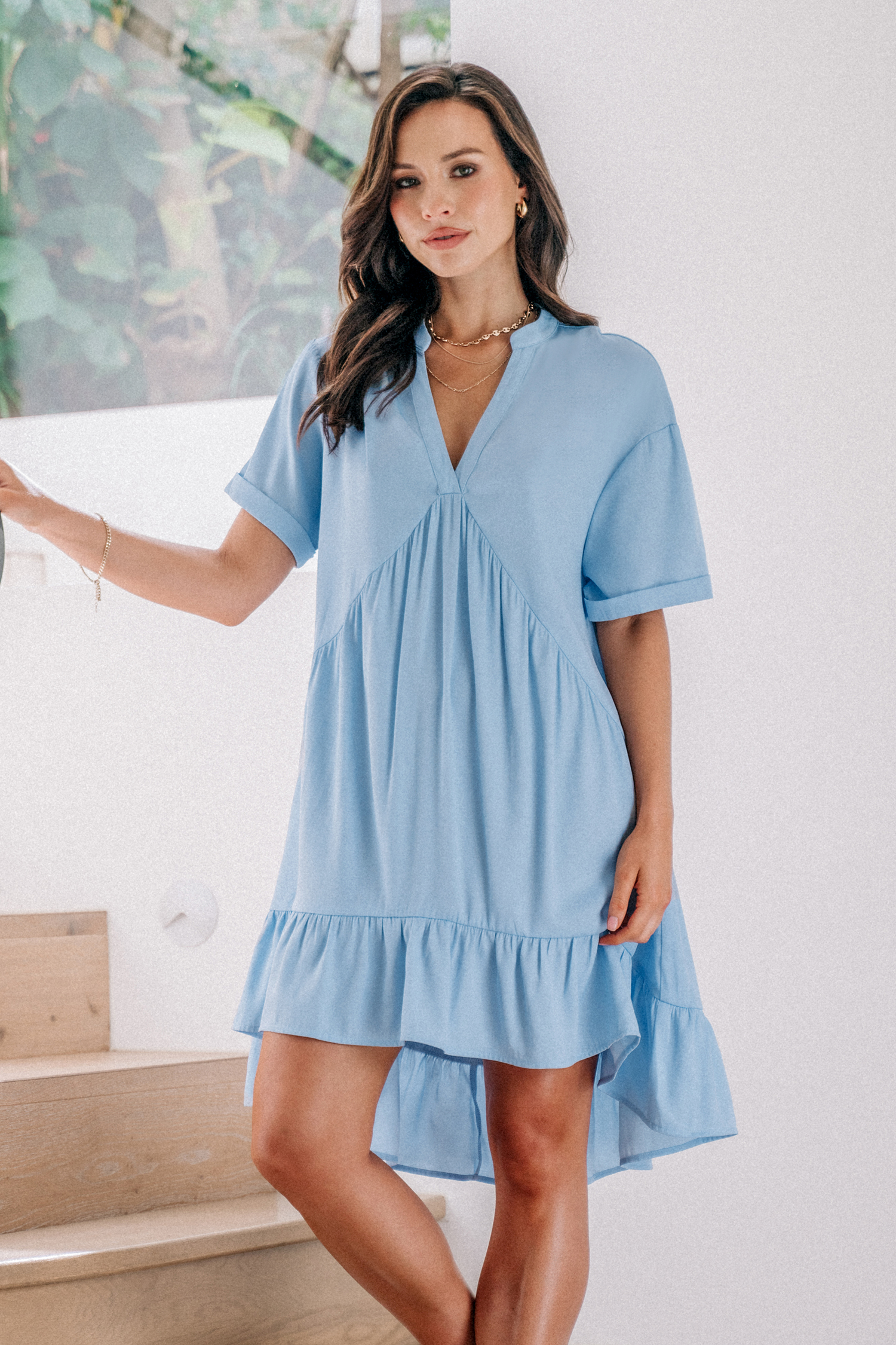 Robe mini avec ourlet à volants et épaules tombantes bleu clair