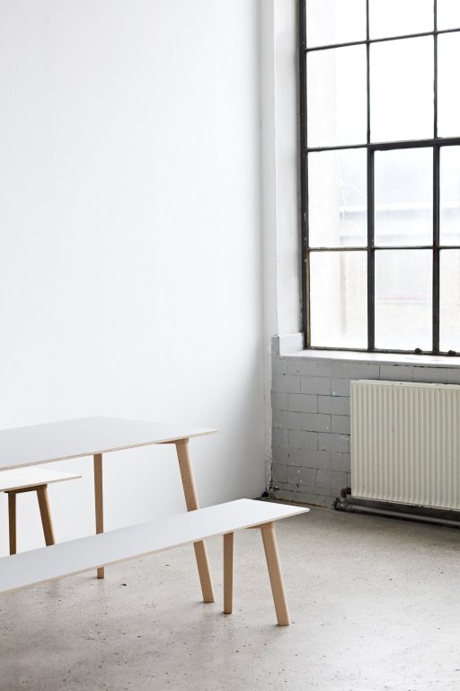 Hay CPH Deux 210 tafel 200x75 met wit beuken onderstel parelwit