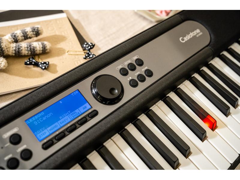 Casio Keyboard LK-S450 Ist einfach, macht Spass und ist immer an Ihrer Seite.