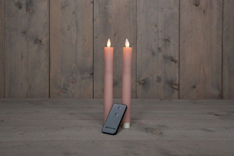 Anna's Collection LED dinerkaarsen lichtroze 2x stuks 23 met afstandsbediening