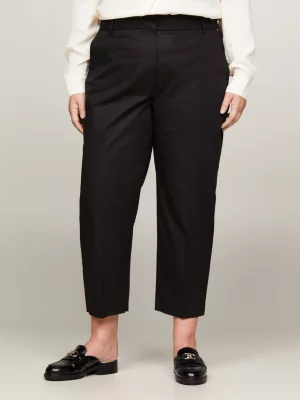 Calças chino de corte reto e slim fit com modelagem curva