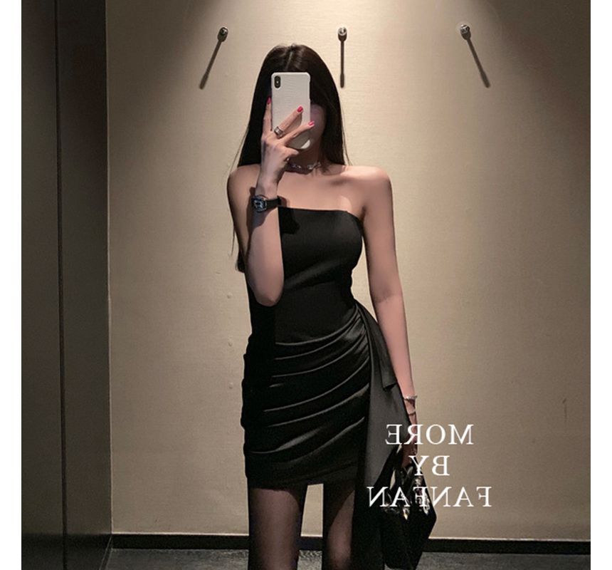 Saccharine - Strapless geplooide mini-bodyconjurk