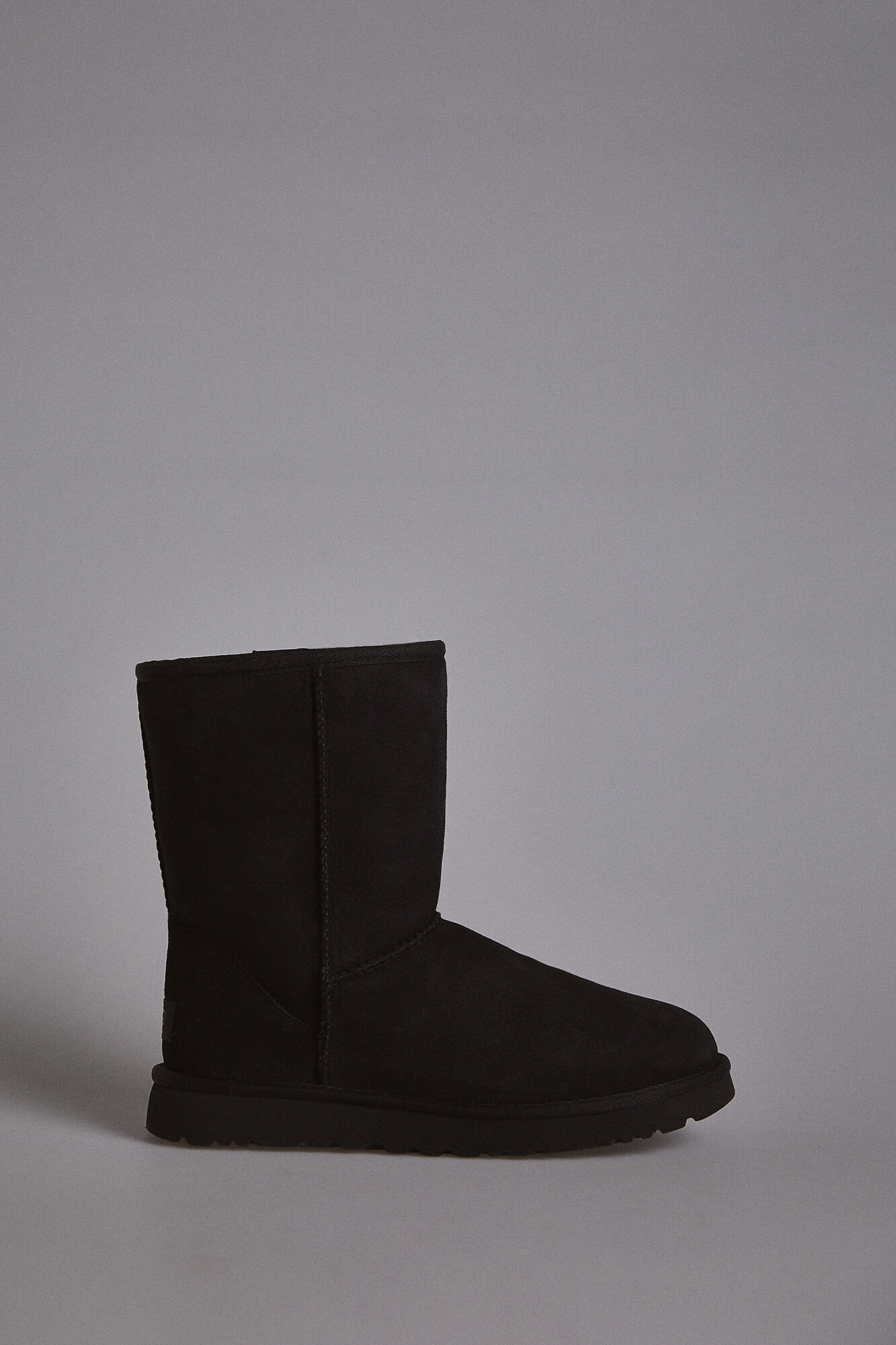 Bota Classic curta II UGG® - Preto