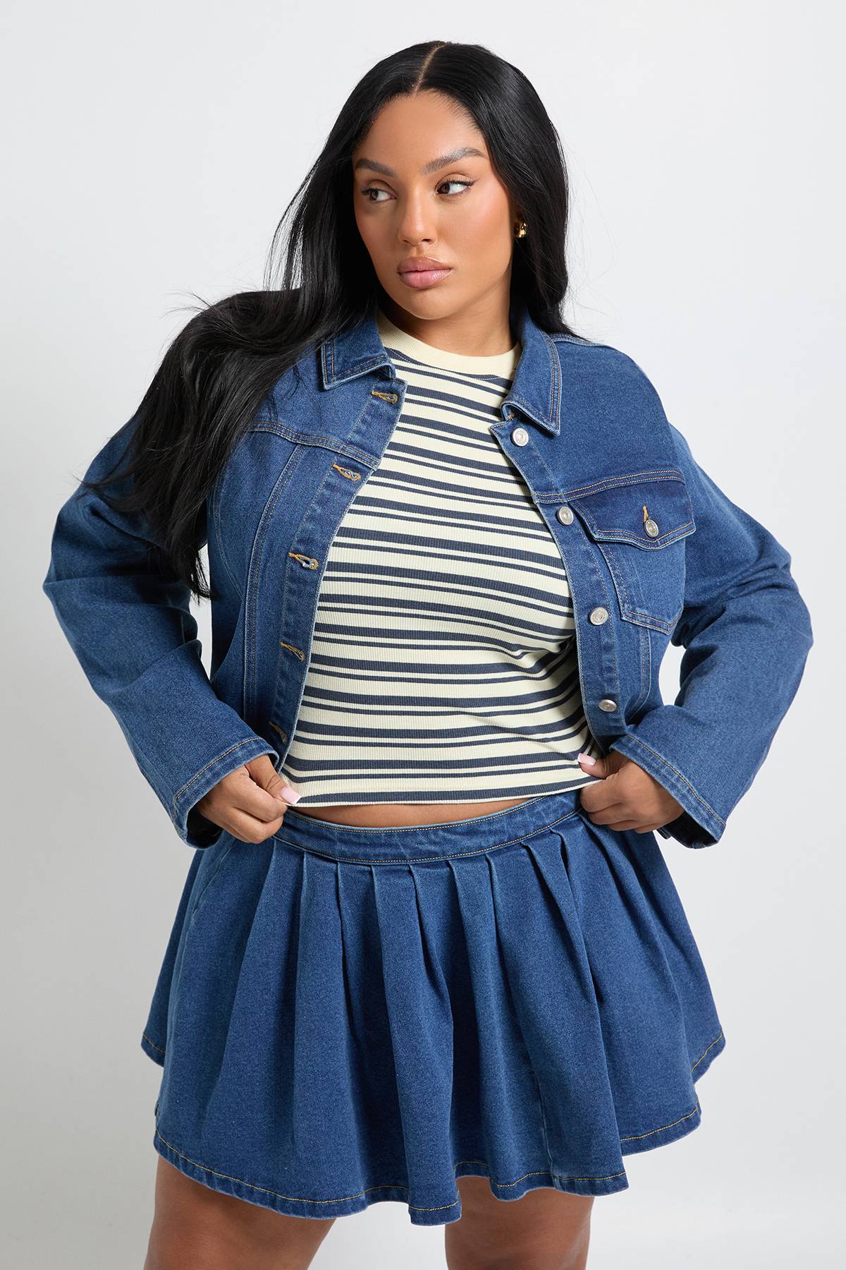 boohoo Jupe en denim plissée Plus