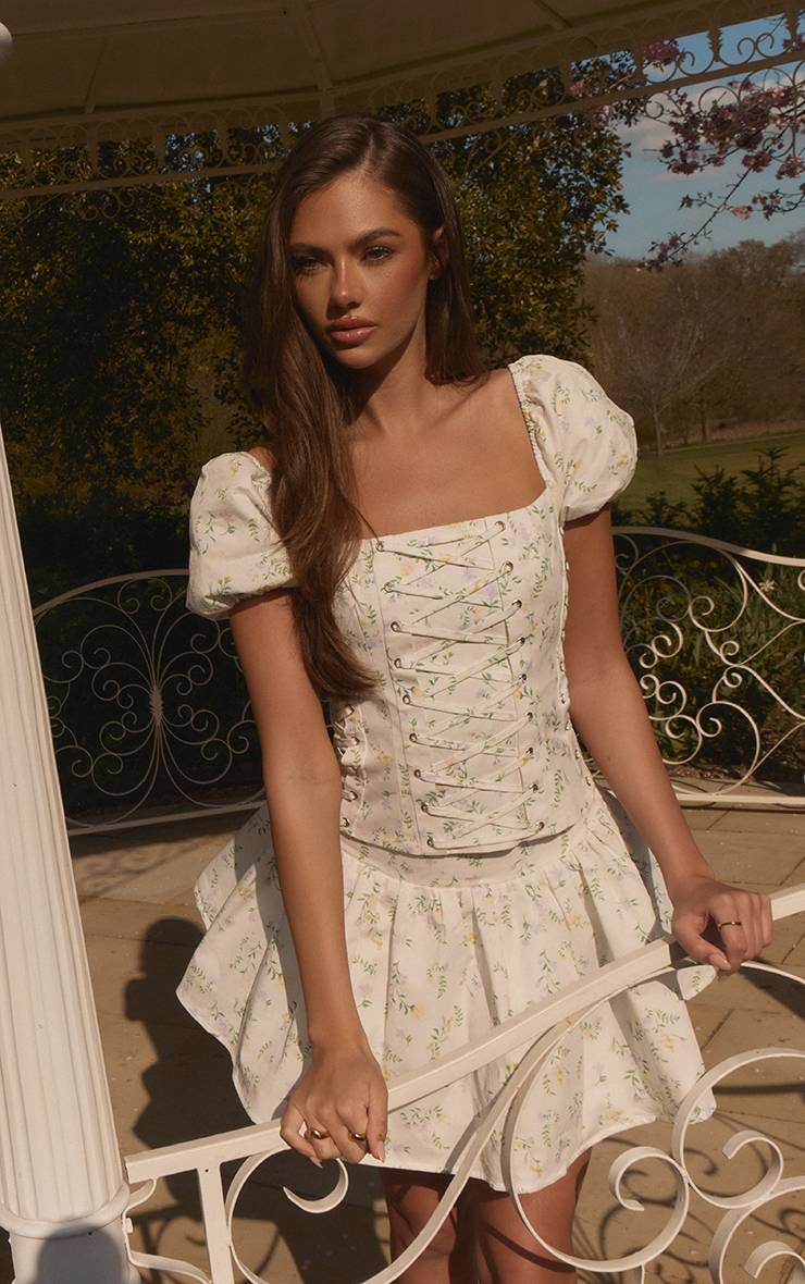 Blanc Ensemble Jupe Patineuse Mini À Imprimé Fleuri Ditsy En Coton Avec Laçage Corset