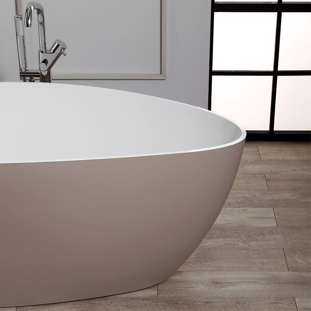 Vrijstaand beige gegoten mineraal bad | Rachele