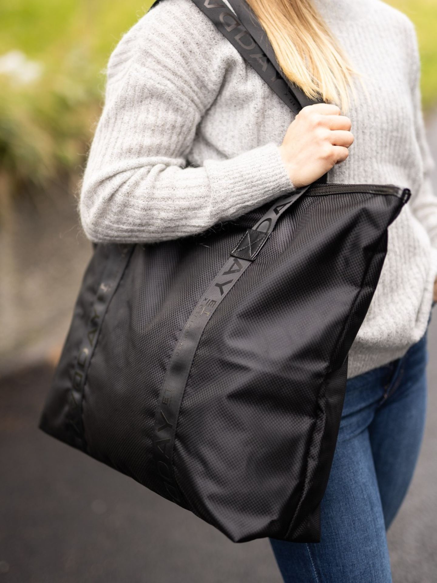 Day x Get Inspired Premium Bag