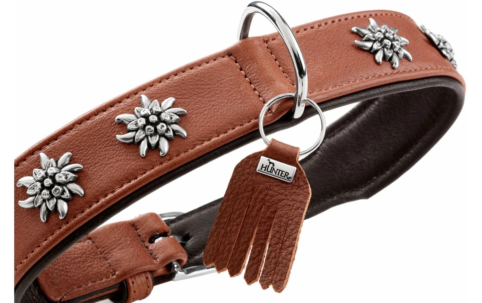 Halsband München 47/S-M, Rindsleder, Cognac/SchwarzKlassisches Halsband aus Rindsleder auffälligen Besätzen im Trachten-Look