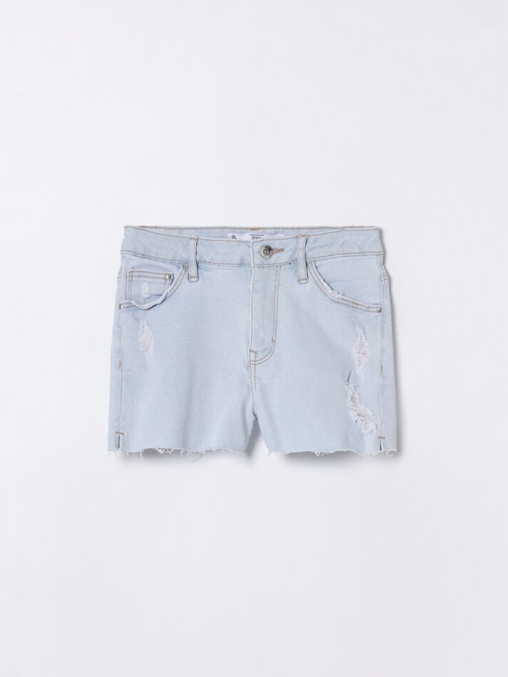 Shorts jeans com rasgos - Azul claro