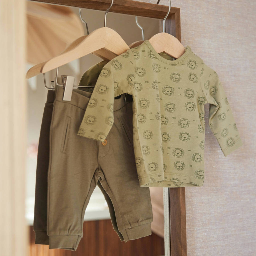 Dirkje baby longsleeve met all over print groen