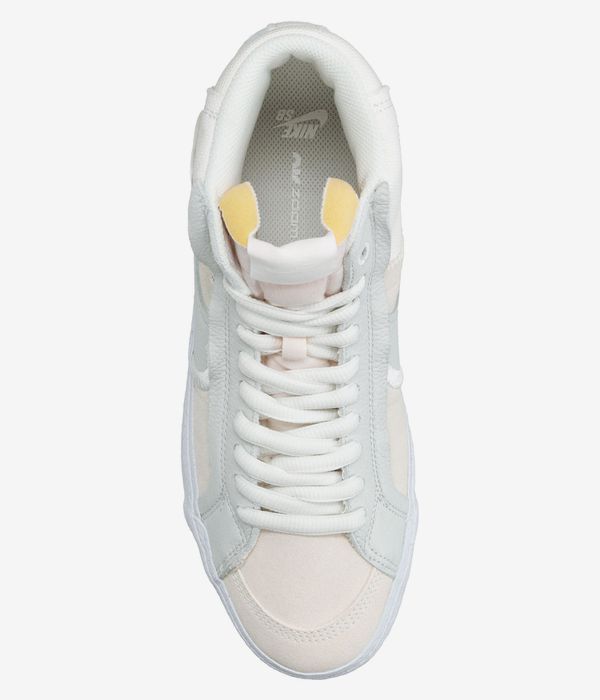 Nike SB Zoom Blazer Mid Premium Plus Schuh (summit white)