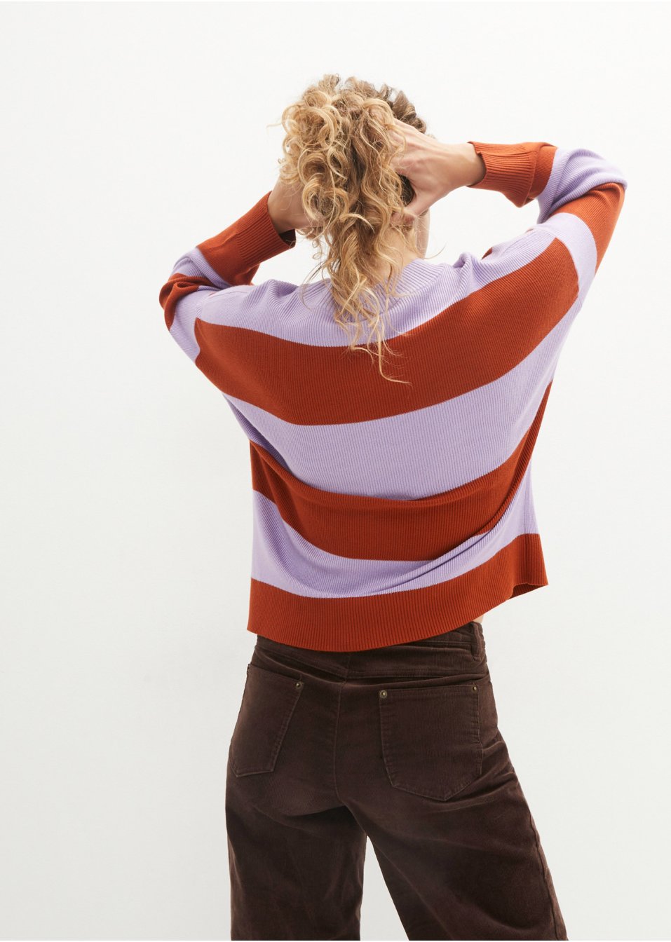 Pull en fine maille à col rond avec rayures blocs