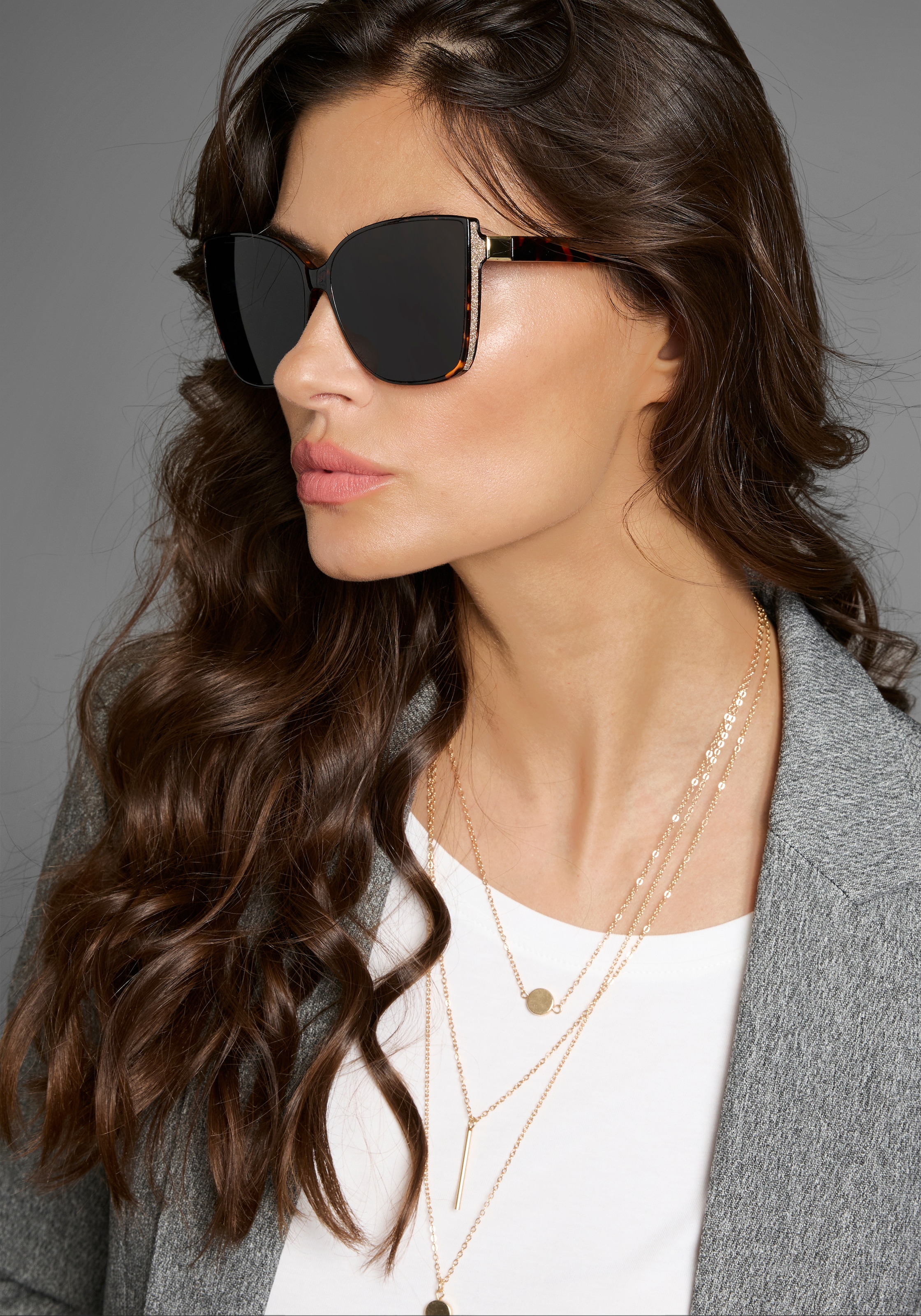 Laura Scott Sonnenbrille mit glitzernden und goldfarbenden Details - NEW