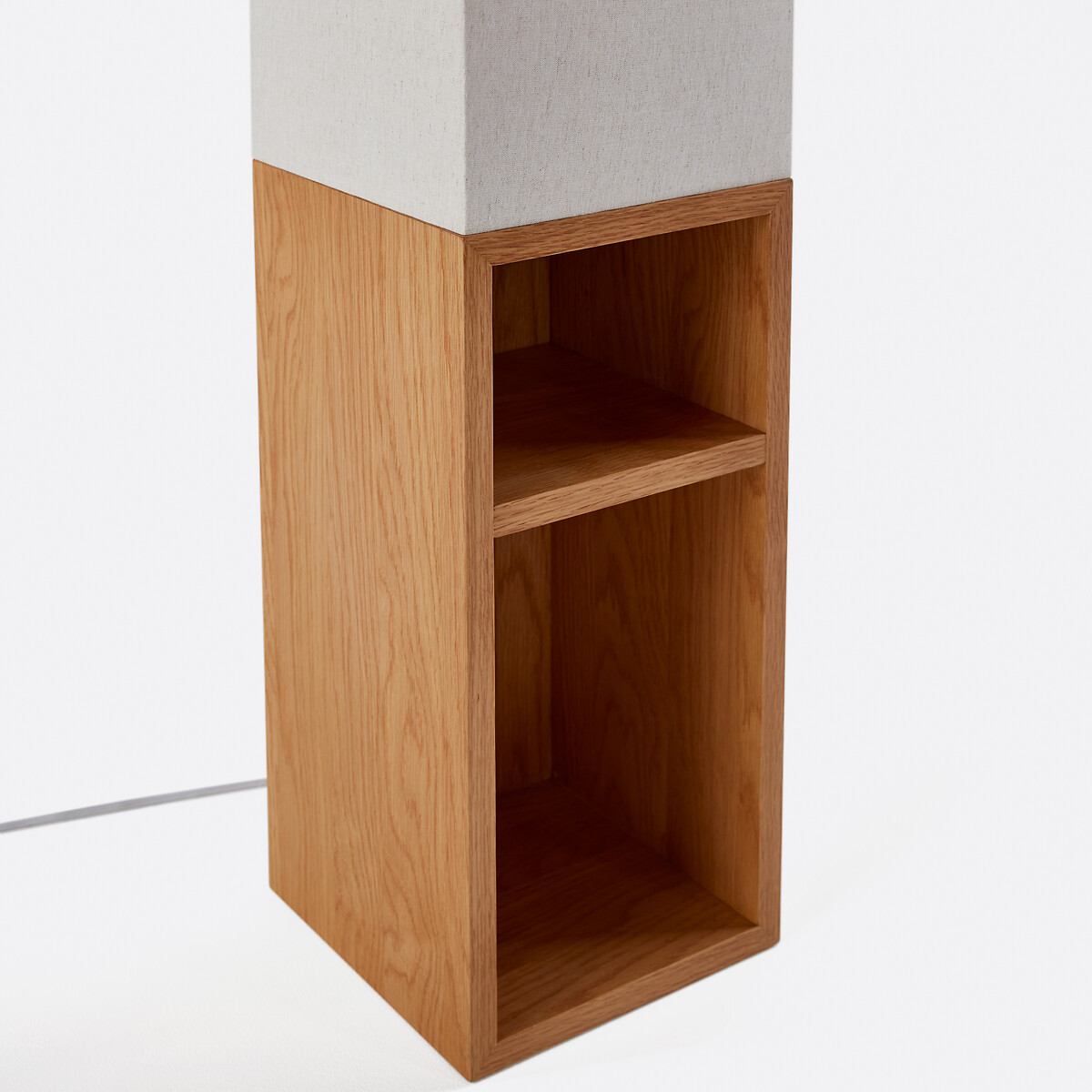 LA REDOUTE INTERIORS<br>Luminária de chão em MDF folheado a carvalho e linho, Archi