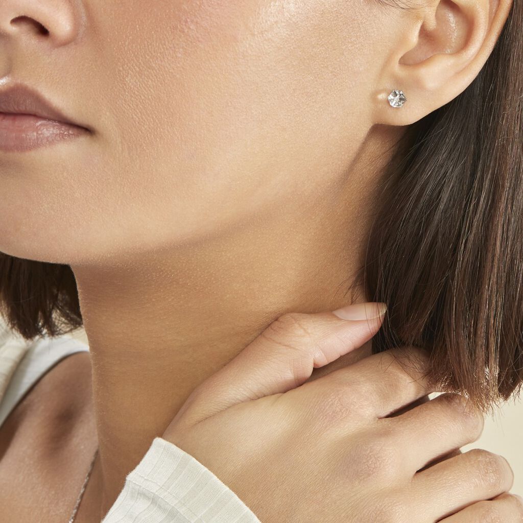 Boucles D'oreilles Puces Bridie Argent Blanc Pierre De Synthese