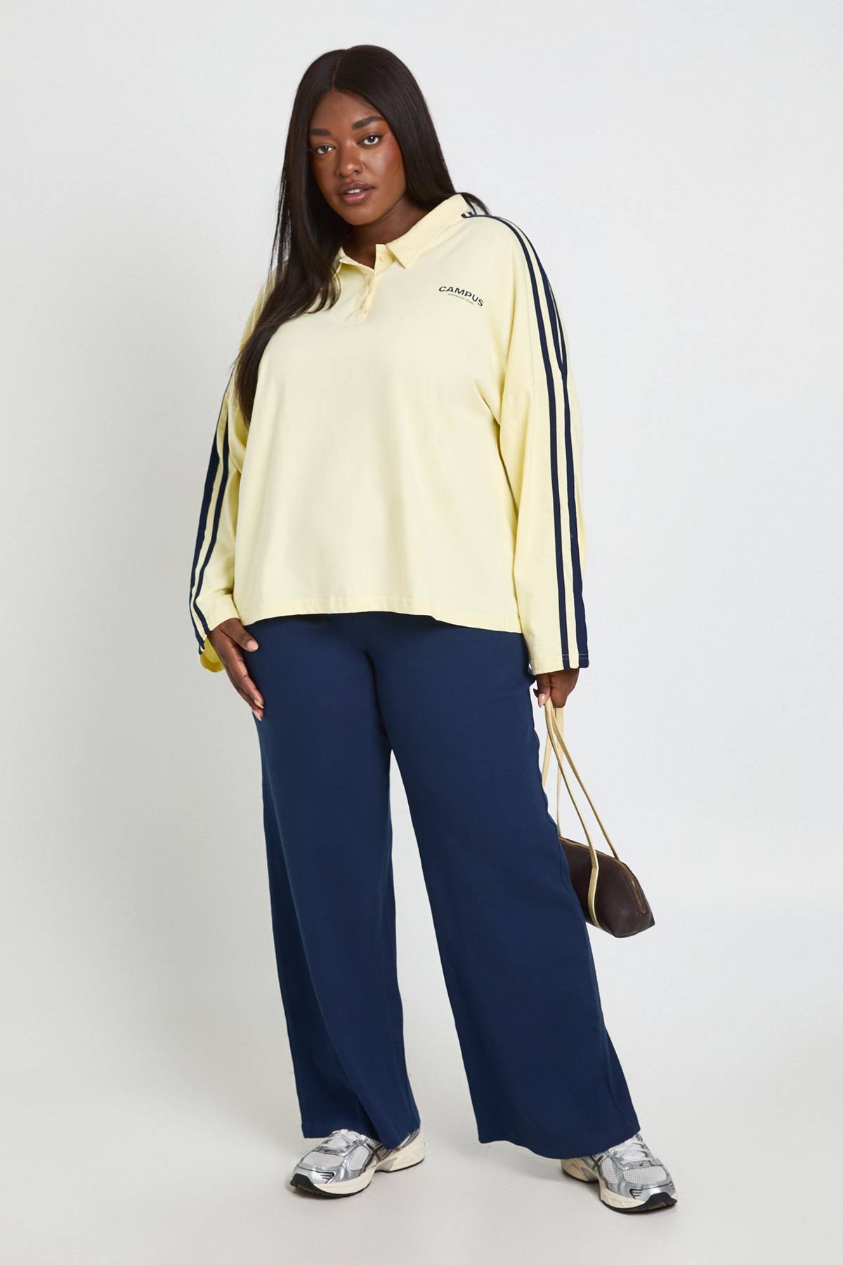 boohoo Pantalon Droit Côtelé Basique Grande Taille