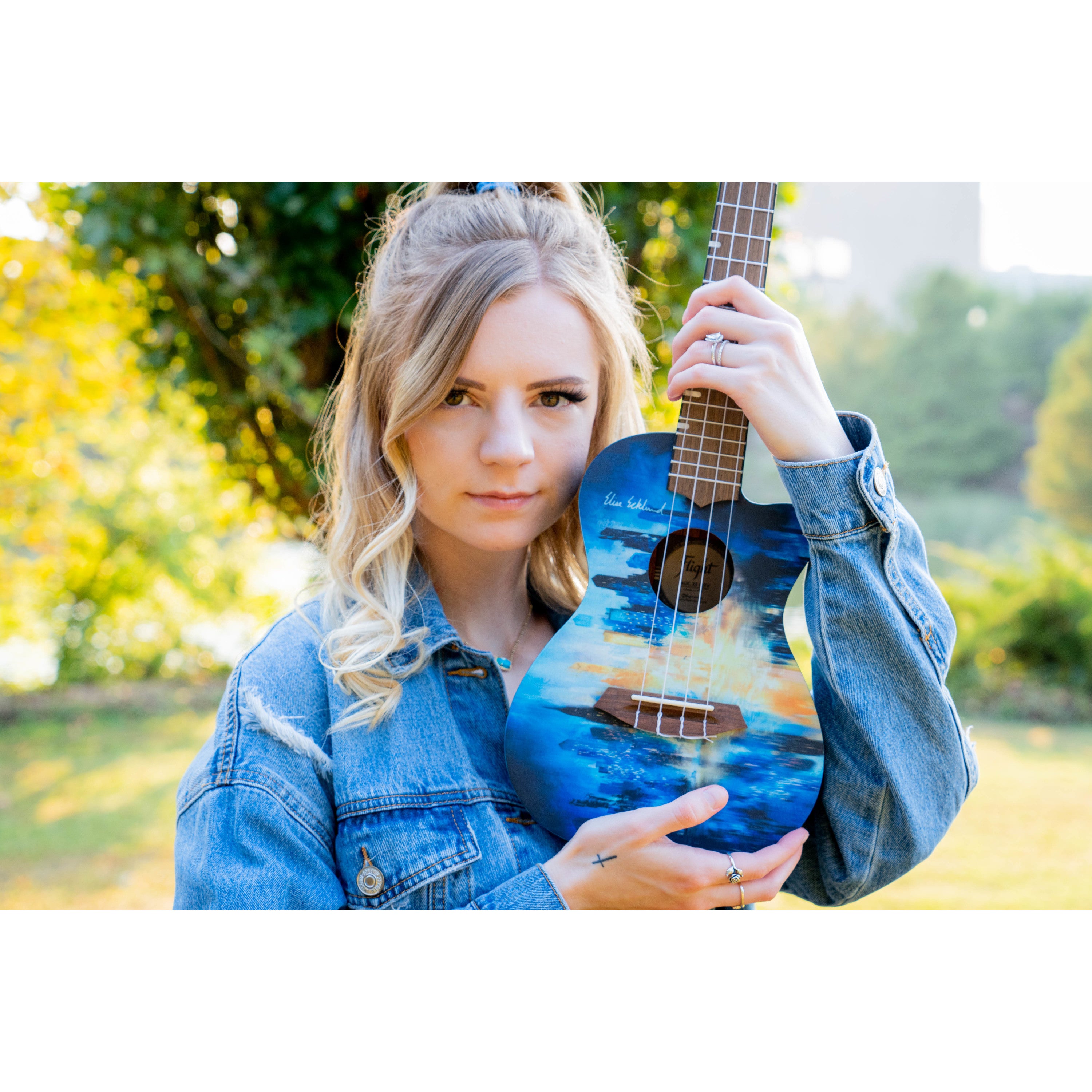 Flight Elise Ecklund City Signature concert ukelele met padded gigbag, boekje en stickers