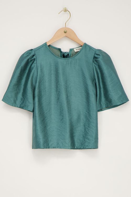Groene top met geplooide mouwen en strikjes