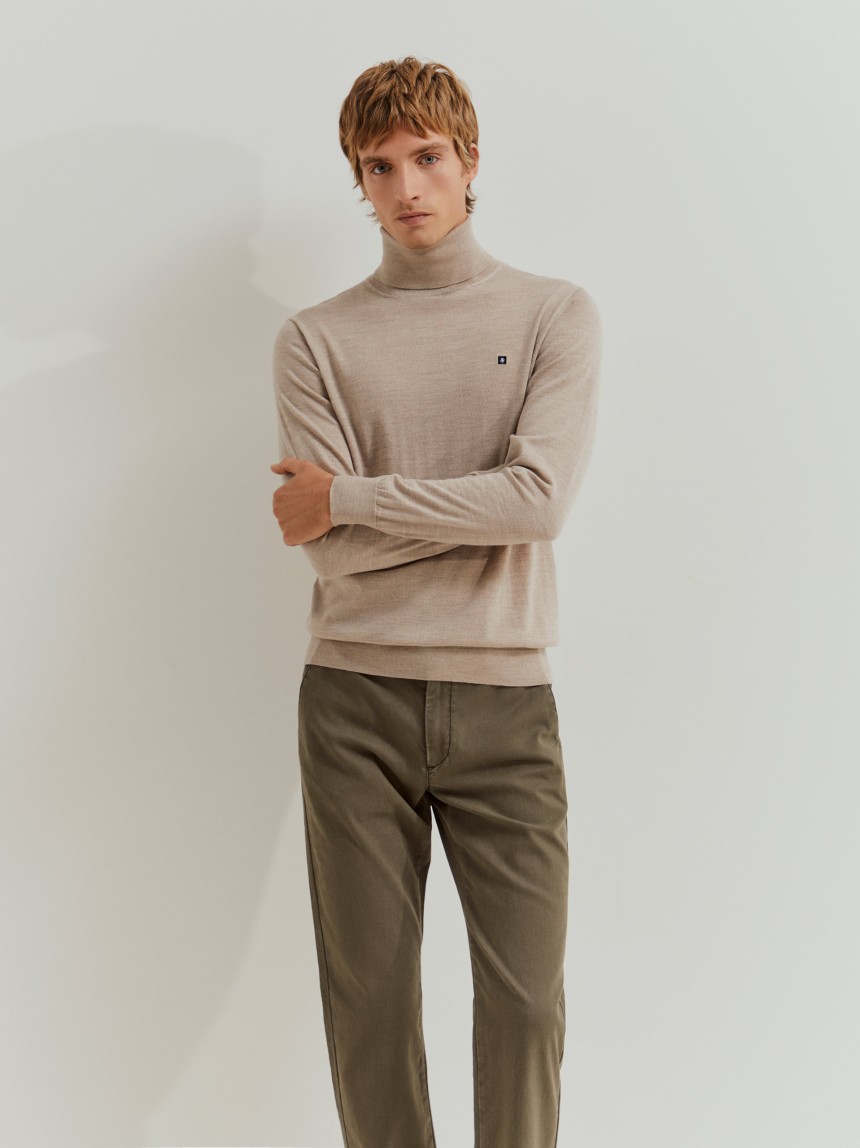 Camisola de gola alta de lã merino