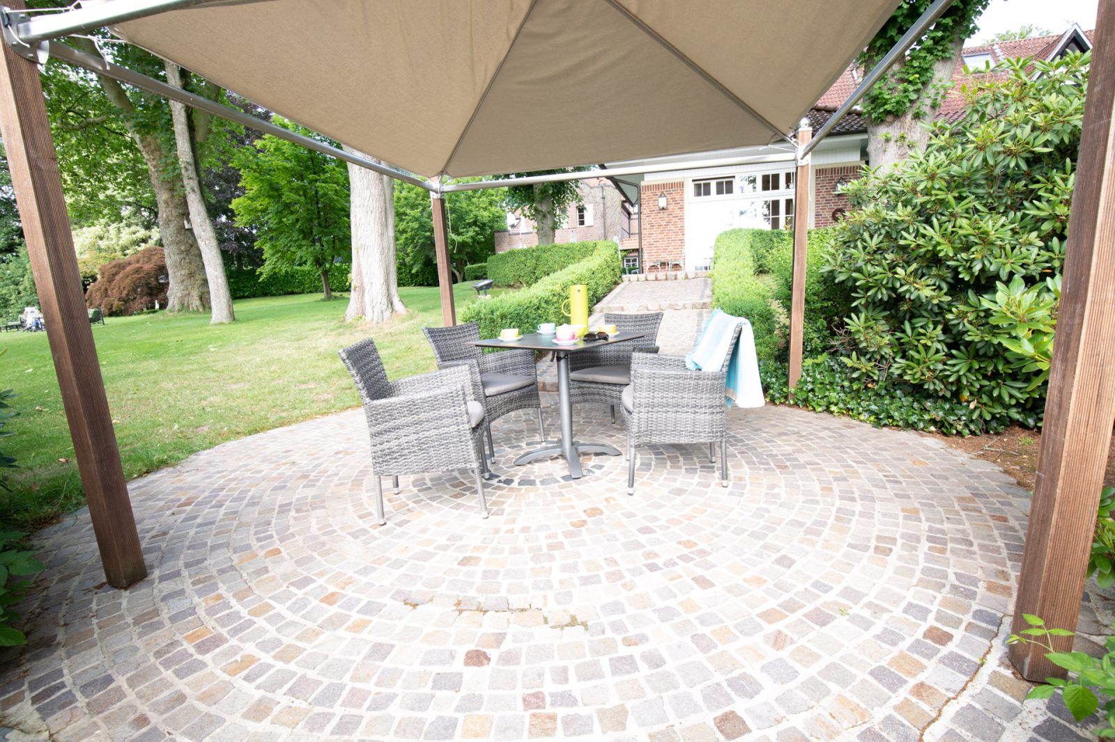 5-teiliges Gartenmöbel-Set - anthrazit-grau- stapelbar - 80x72 cm