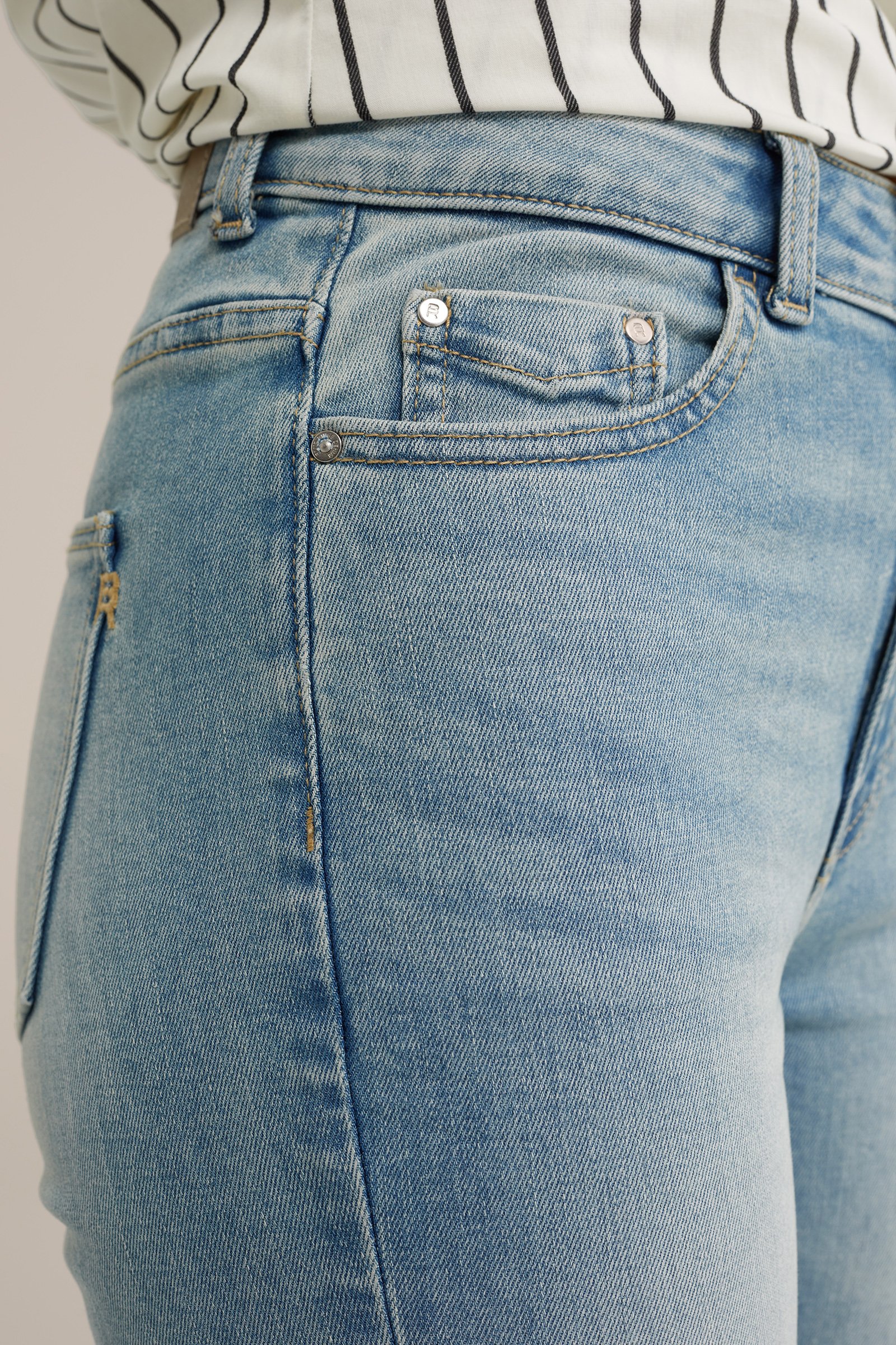 flared jeans met stretch WE Fashion Felblauw