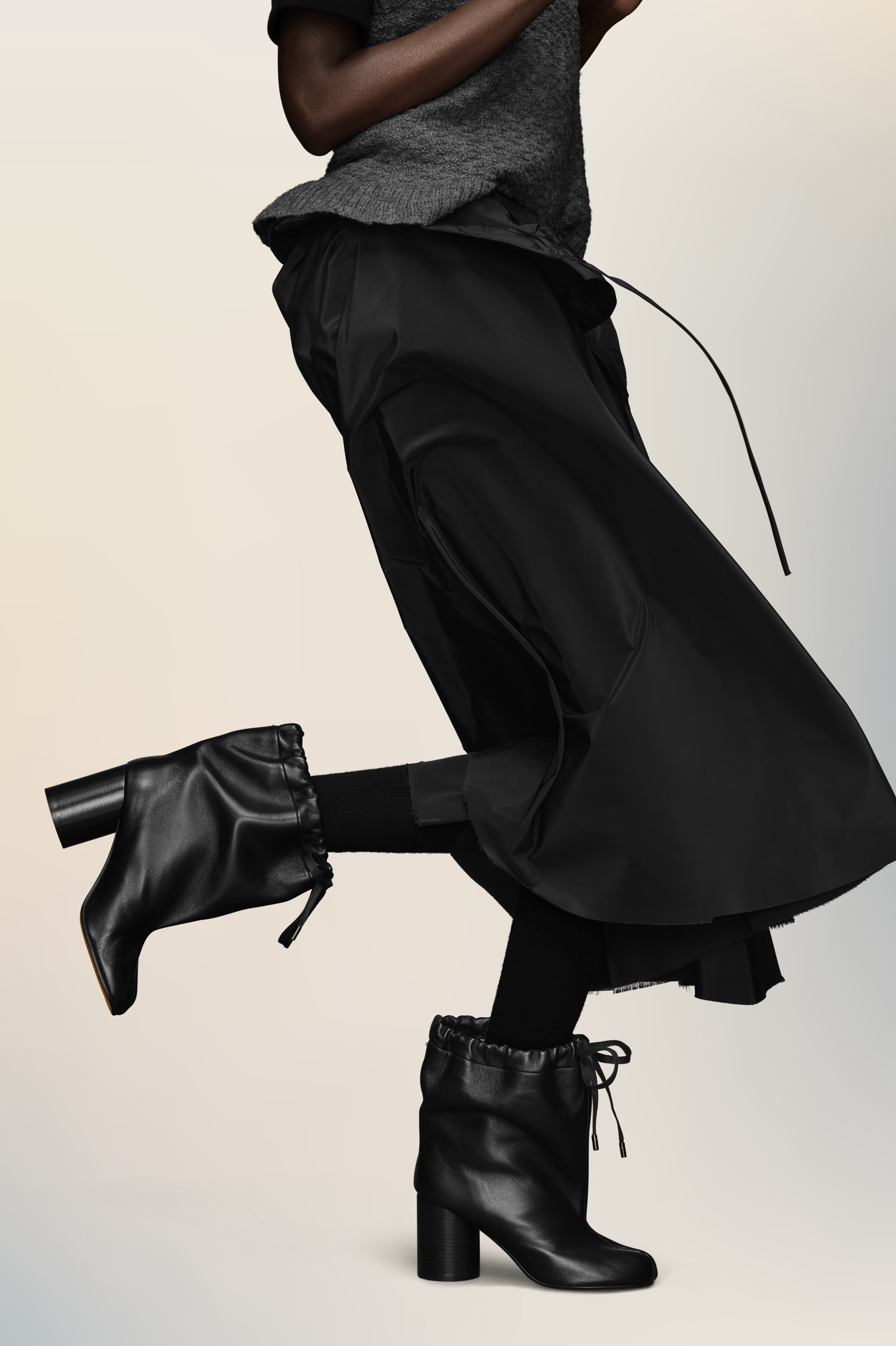 Bottines Tabi à cordon de serrage noires en cuir pour femme Noir