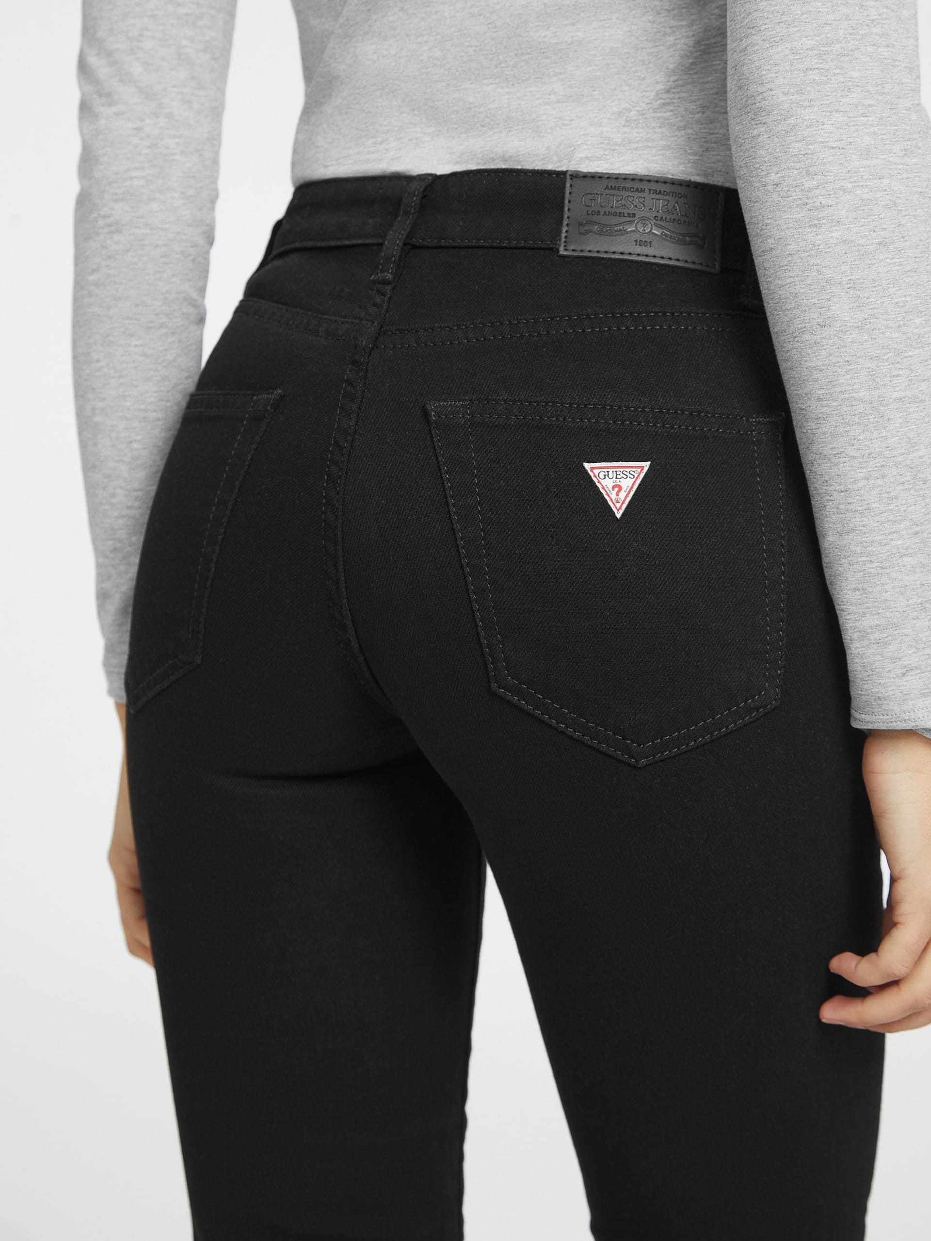 Calça jeans reta de cintura média G08