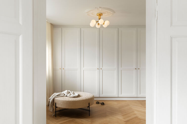 Nuura Apiales 6 Ceiling, brushed brass / opal Brushed brass / opal