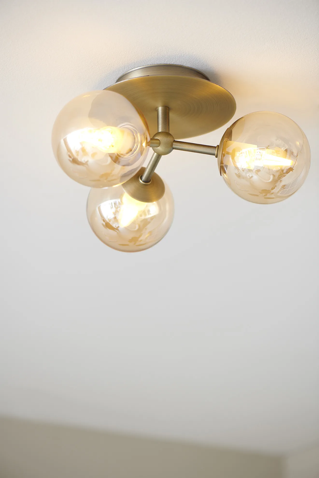 Halo Design Atom Trio Loftslampe